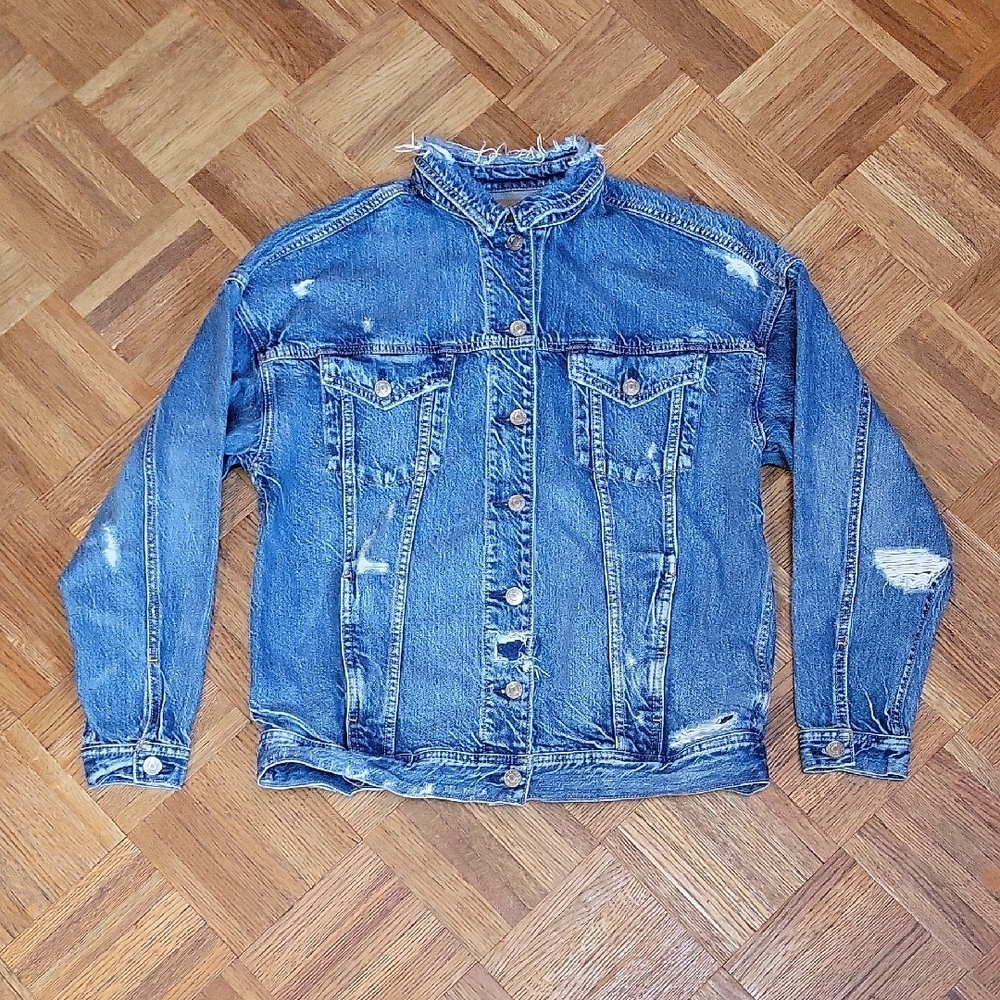 American Eagle Distressed Denim Trucker Jacket Frayed Collar Size Small